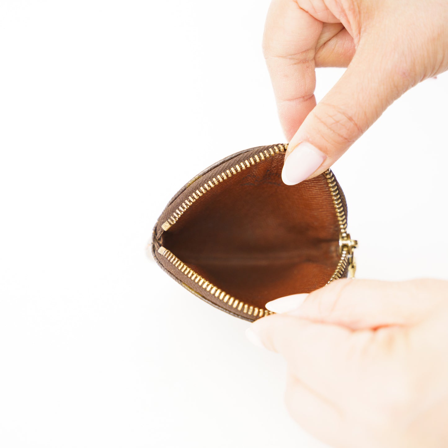 Louis Vuitton Round Coin Purse Monogram 160326J15