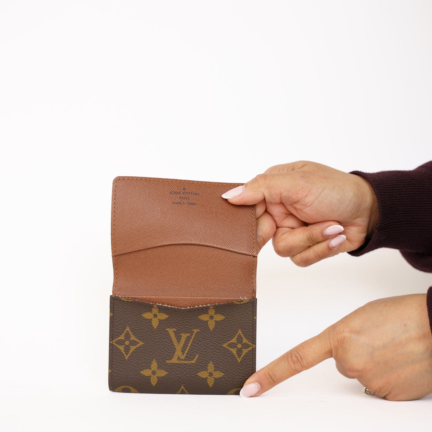 Louis Vuitton Business Card Holder in Monogram 160326K17