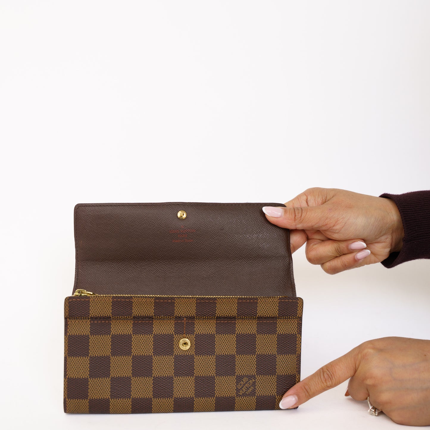 Louis Vuitton Sarah Wallet in Damier Ebene 160326K03