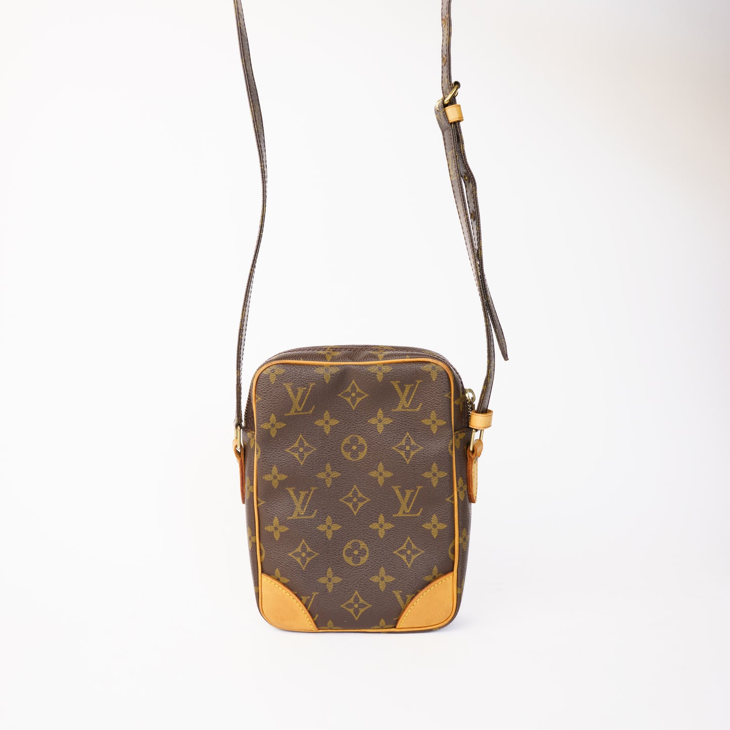 Louis Vuitton Danube Pm Crossbody in Monogram 110336P15