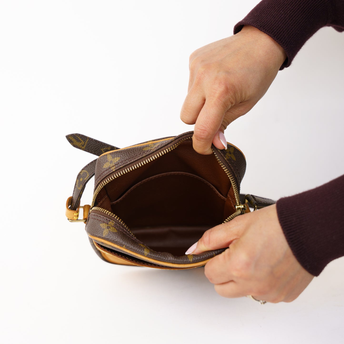 Louis Vuitton Danube Pm Crossbody in Monogram 110336P15