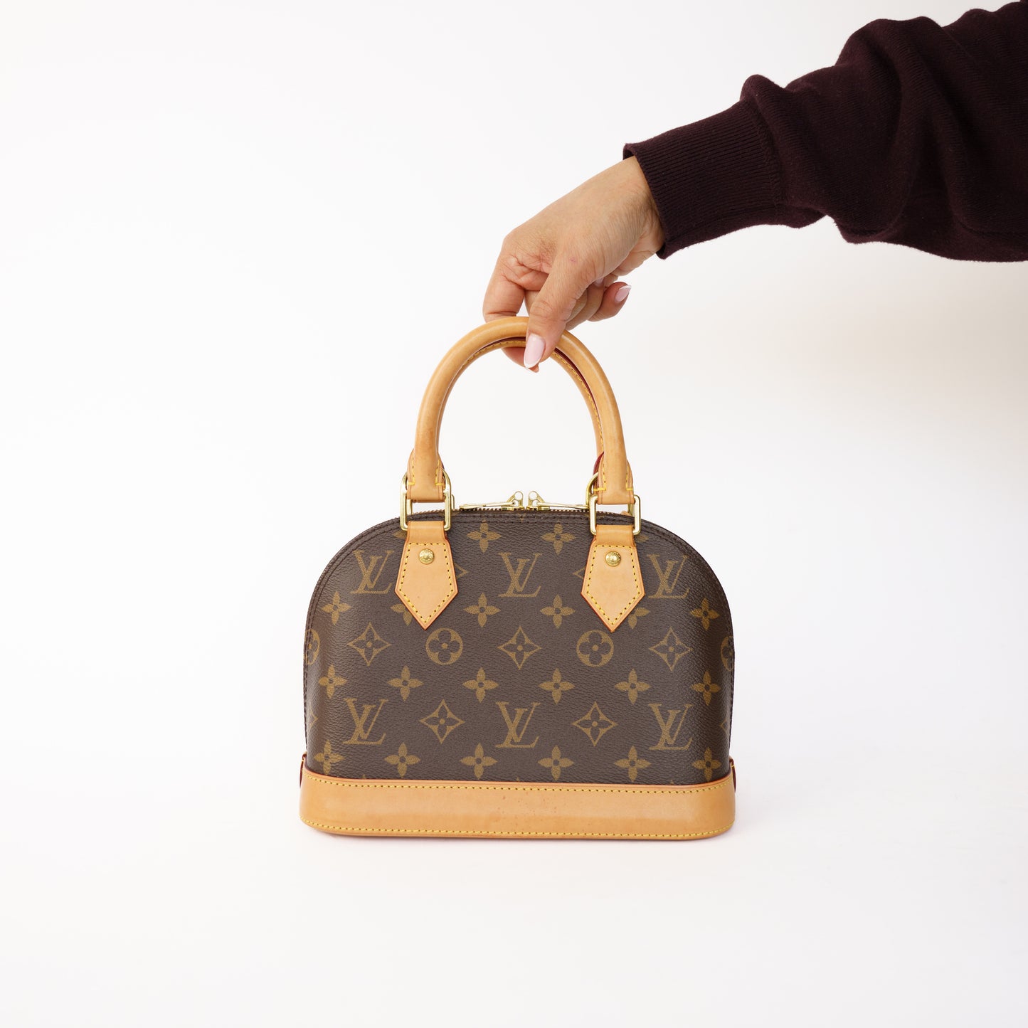 Louis Vuitton Alma BB in Monogram Canvas 110326P09