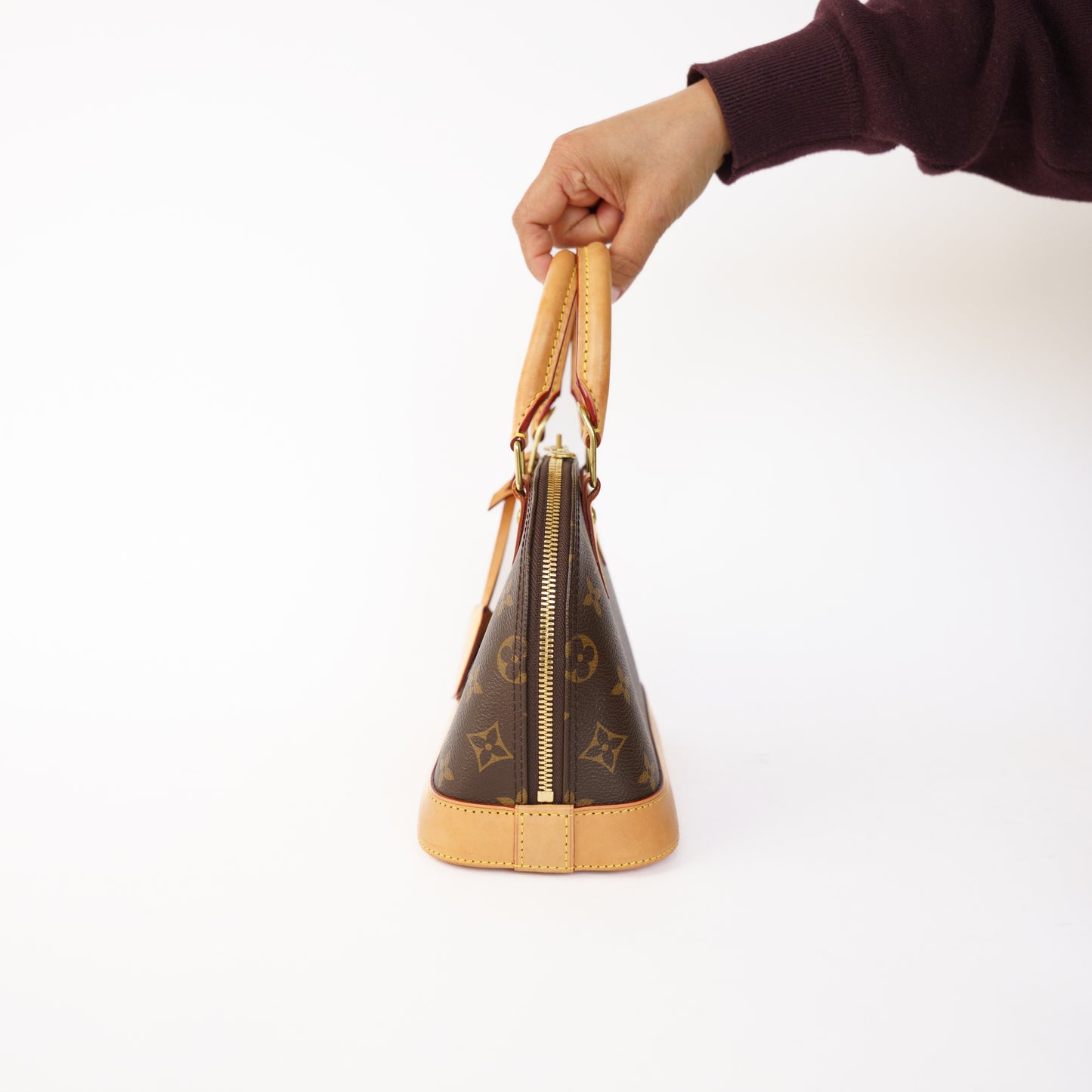 Louis Vuitton Alma BB in Monogram Canvas 110326P09
