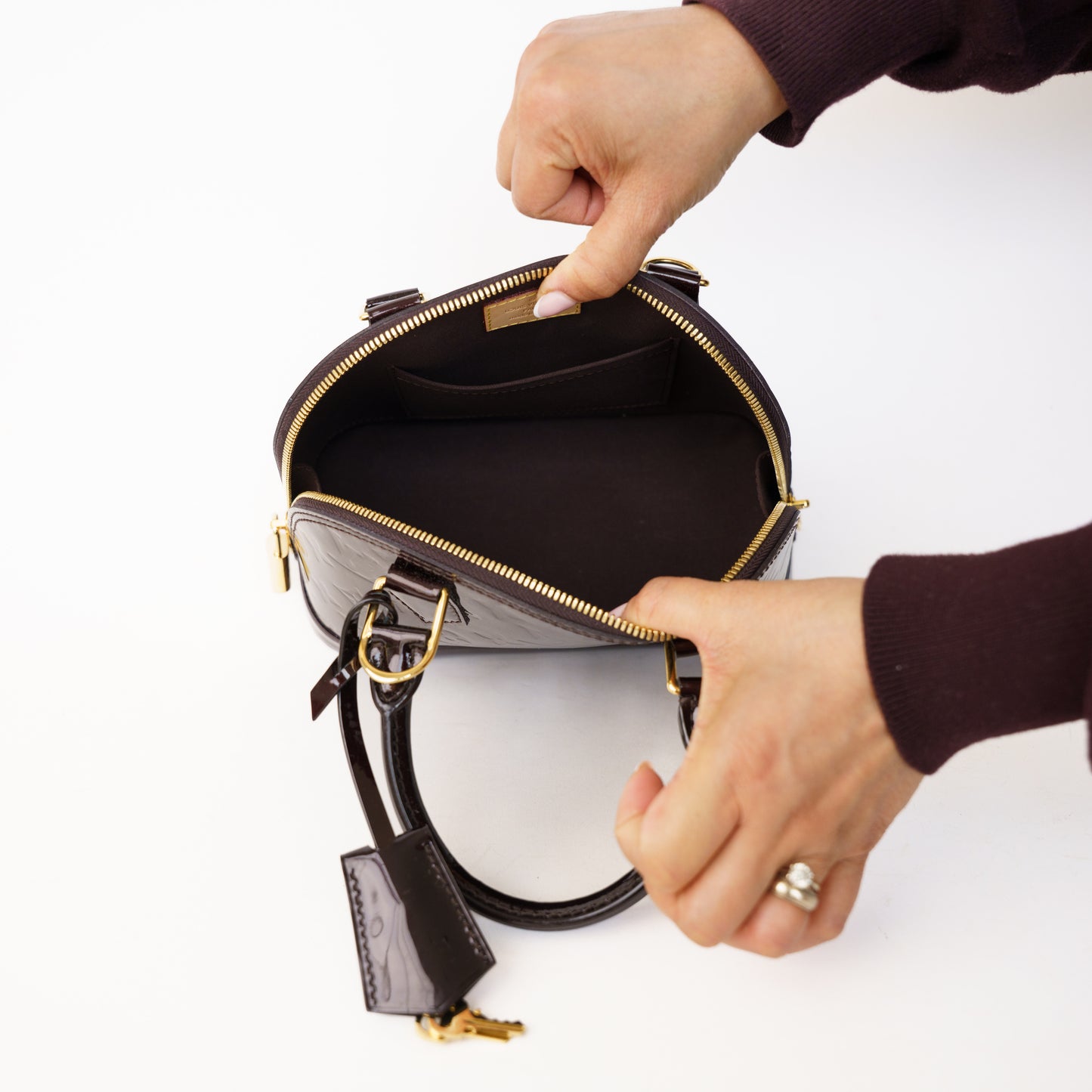 Louis Vuitton Alma BB in Amarante Vernis 160326J05