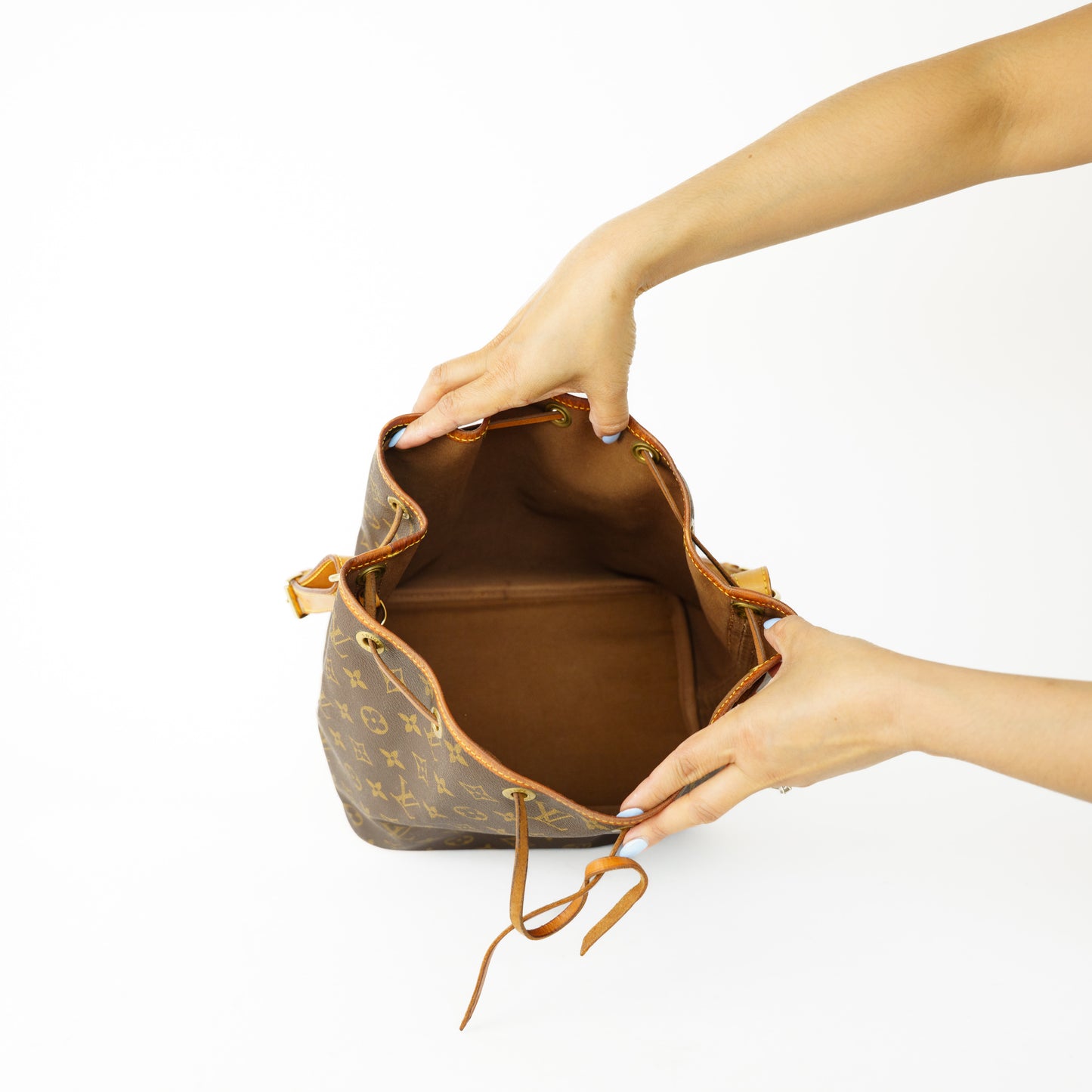 Louis Vuitton Noe PM Bucket Bag in Monogram 160626U04