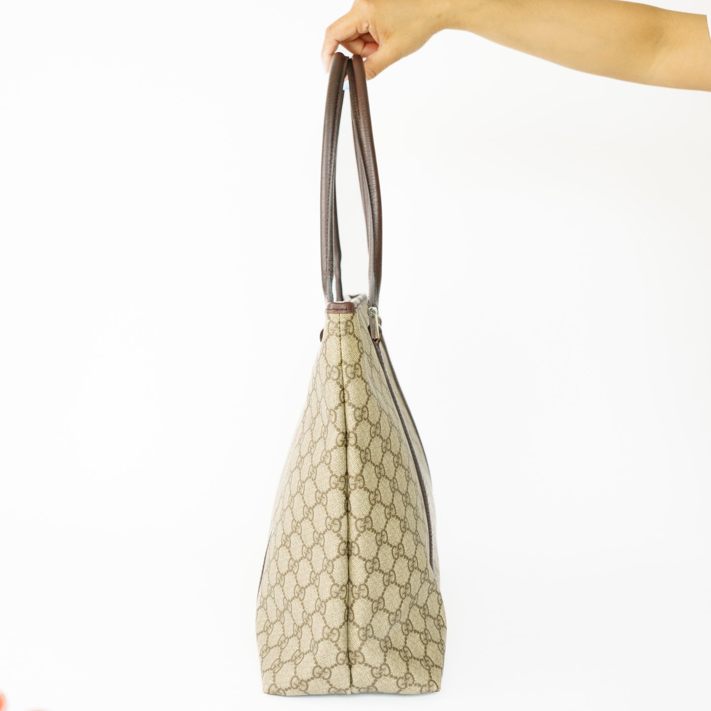 Gucci GG Supreme Large Tote Bag 160626U06
