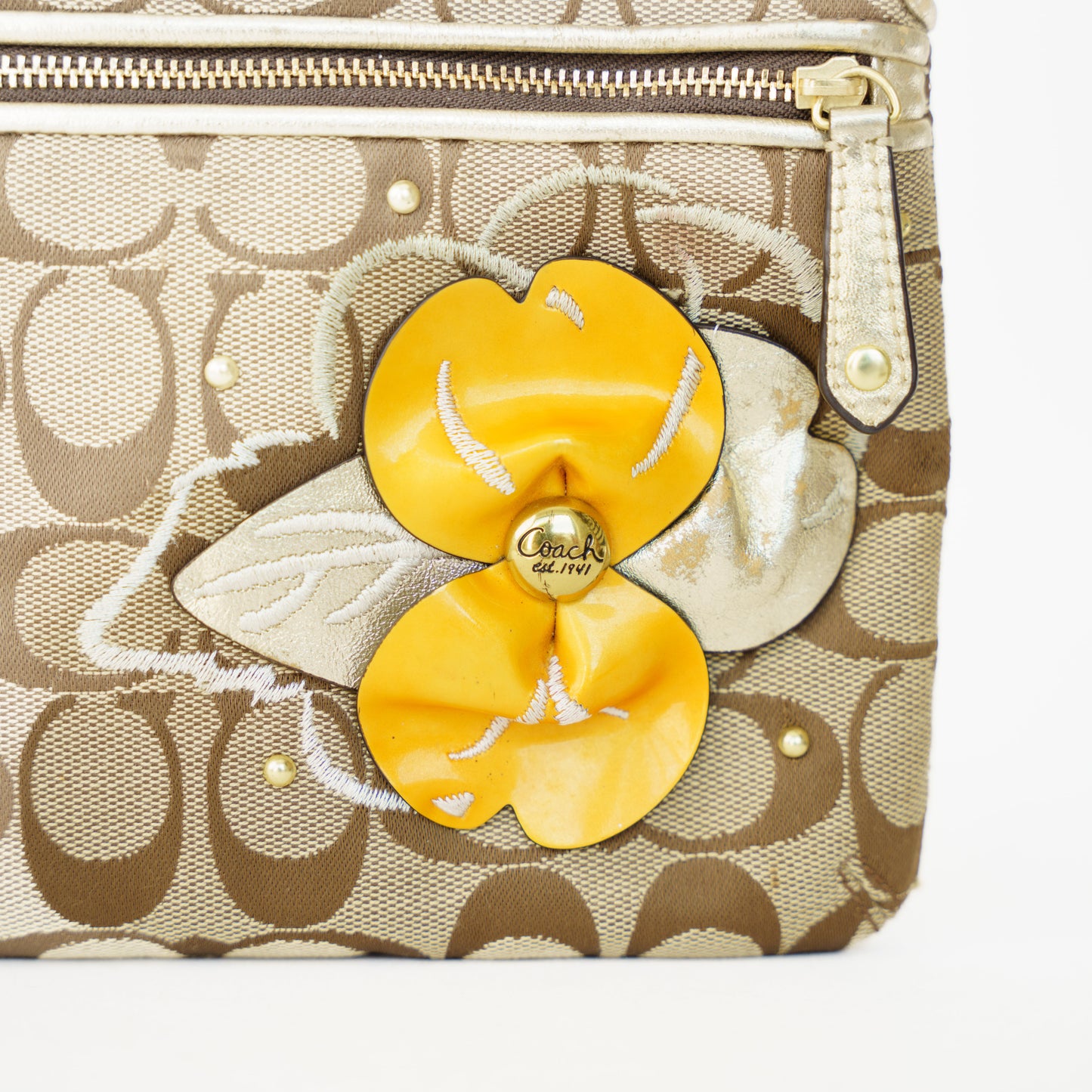 Coach Daisy Clutch in Signature Canvas with Flower 160626A16
