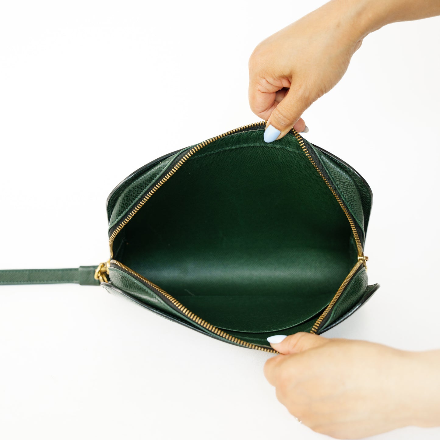 Louis Vuitton 1998 Orsay in Green Taiga Leather 160626A14