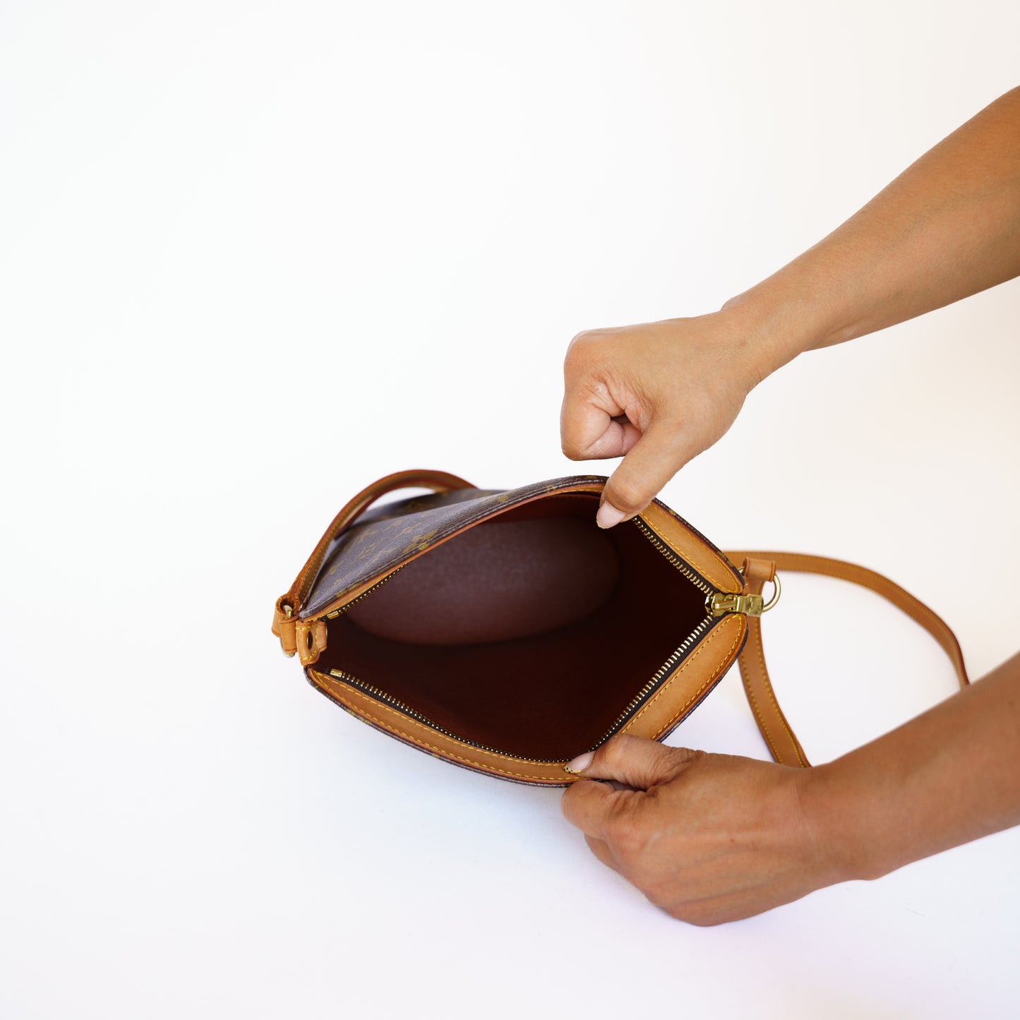 Louis Vuitton Drouot Crossbody in Monogram VI0091 160726A07