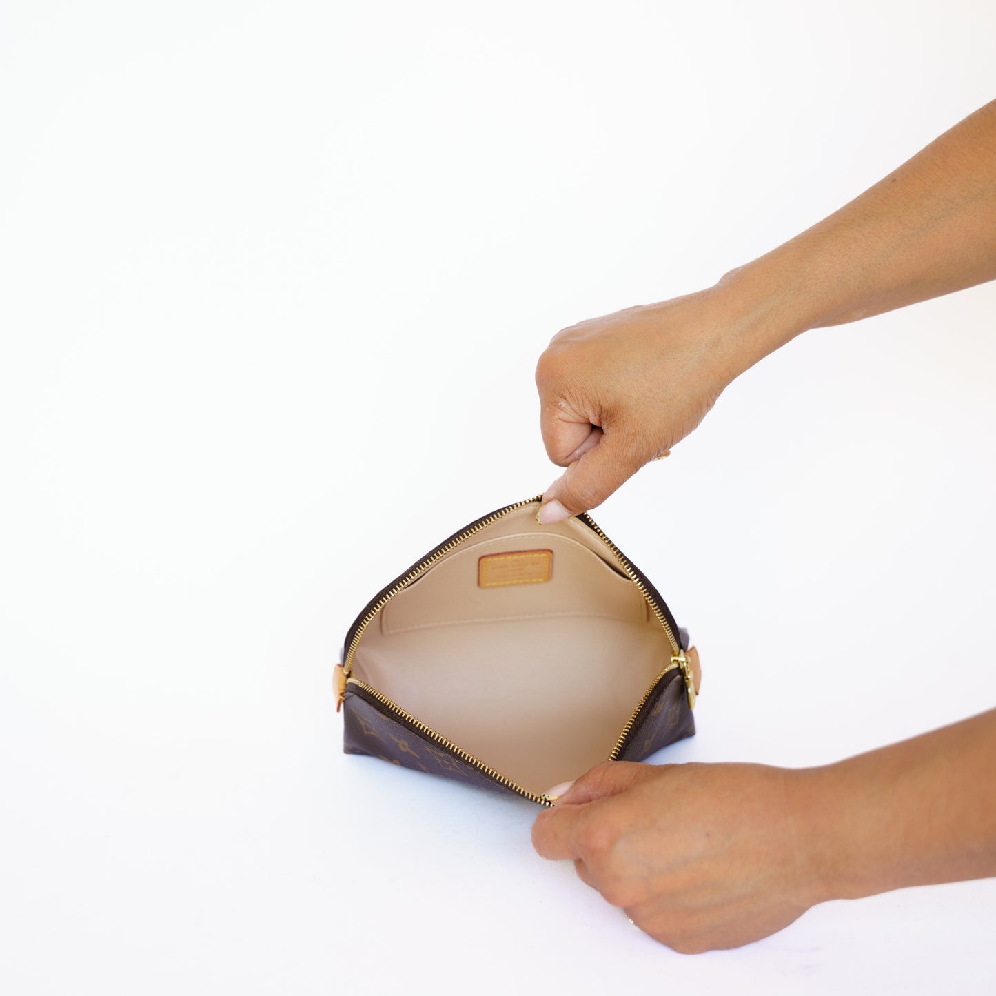Louis Vuitton Cosmetic Pouch PM Monogram 160726A08