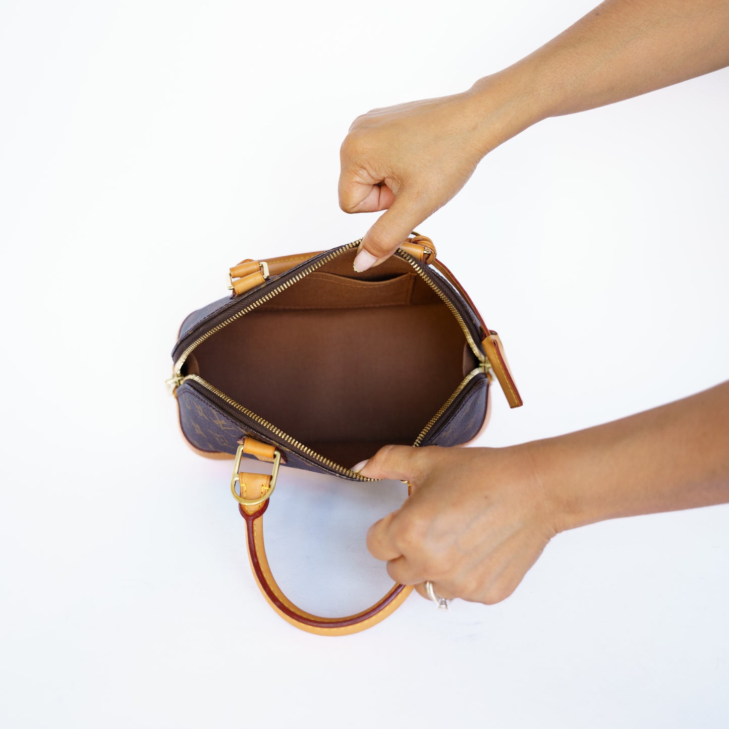 Louis Vuitton Alma BB in Monogram Canvas AR1167 160726A01