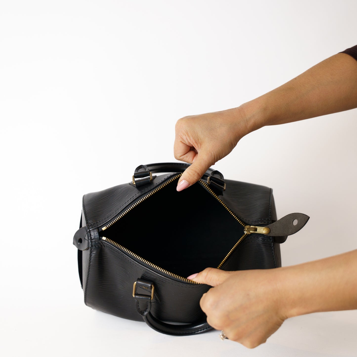 Louis Vuitton Speedy in Black Epi 181225B15