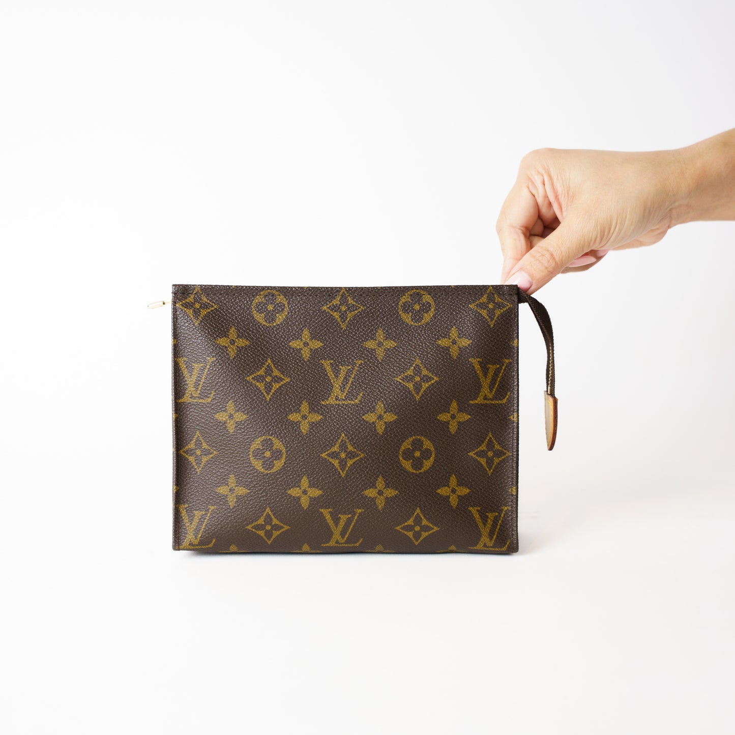 Louis Vuitton Toiletry Bag in Monogram 181225B17