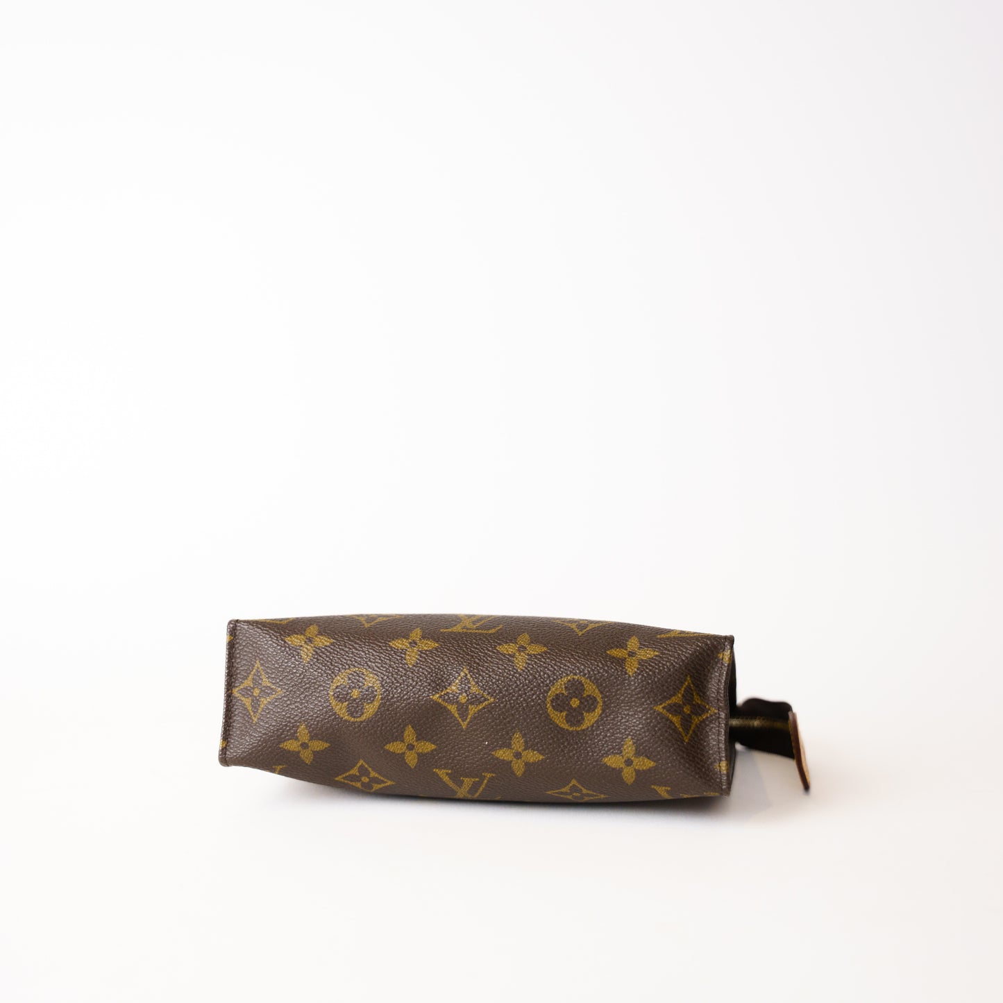 Louis Vuitton Toiletry Bag in Monogram 181225B17