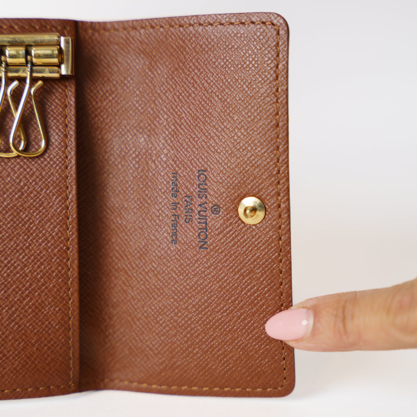 Louis Vuitton 6 Key Holder in Monogram 181225B23