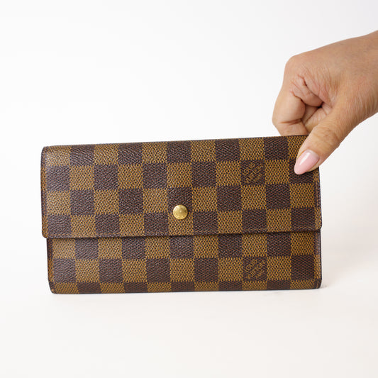 Louis Vuitton International Wallet in Damier Ebene 181225B34