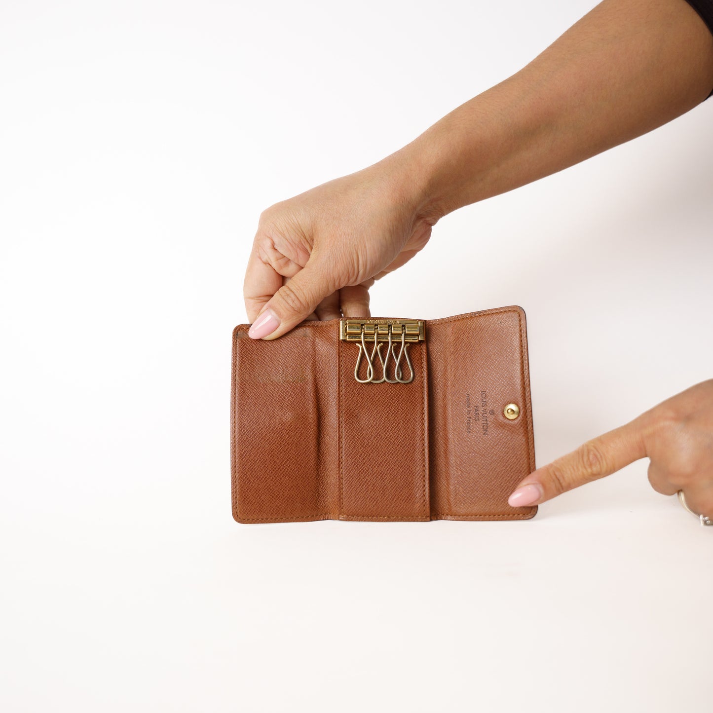 Louis Vuitton 4 Key Holder in Monogram 181225B39