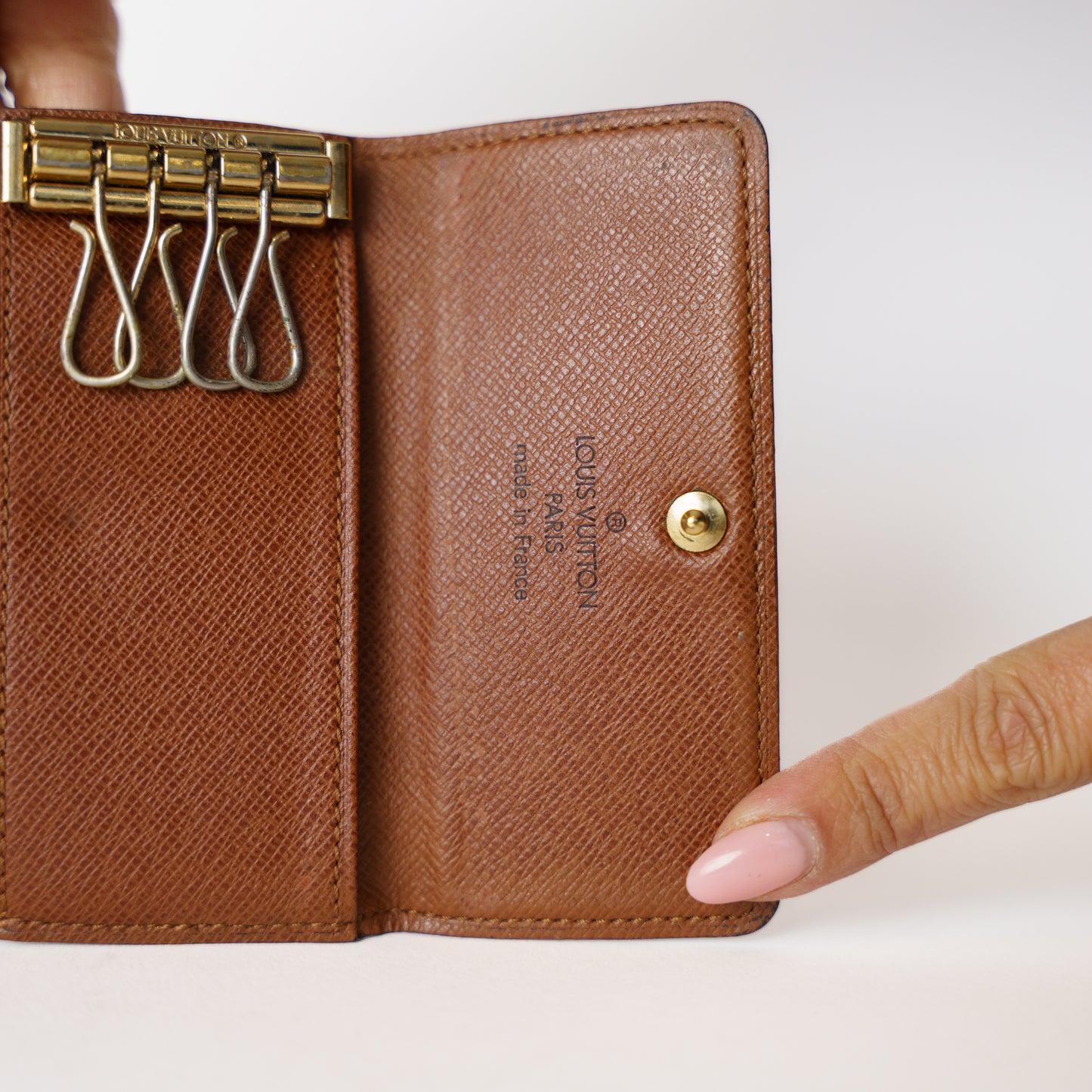 Louis Vuitton 4 Key Holder in Monogram 181225B39