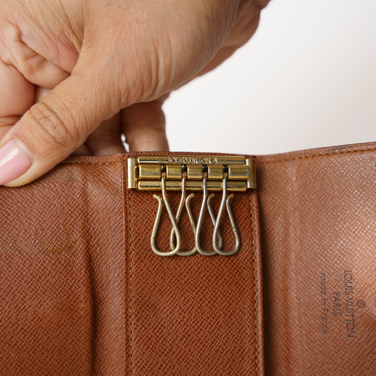 Louis Vuitton 4 Key Holder in Monogram 181225B39