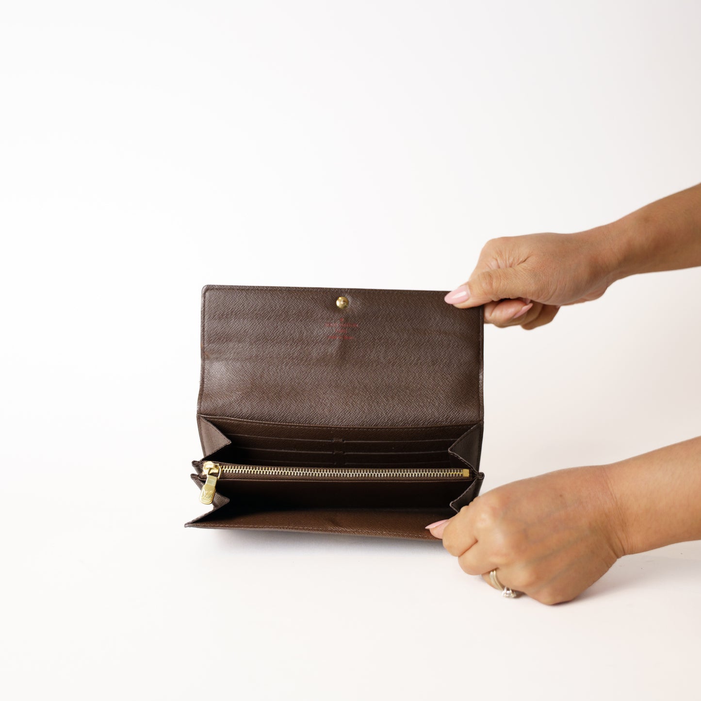 Louis Vuitton Sarah Wallet in Damier Ebene 181225B42