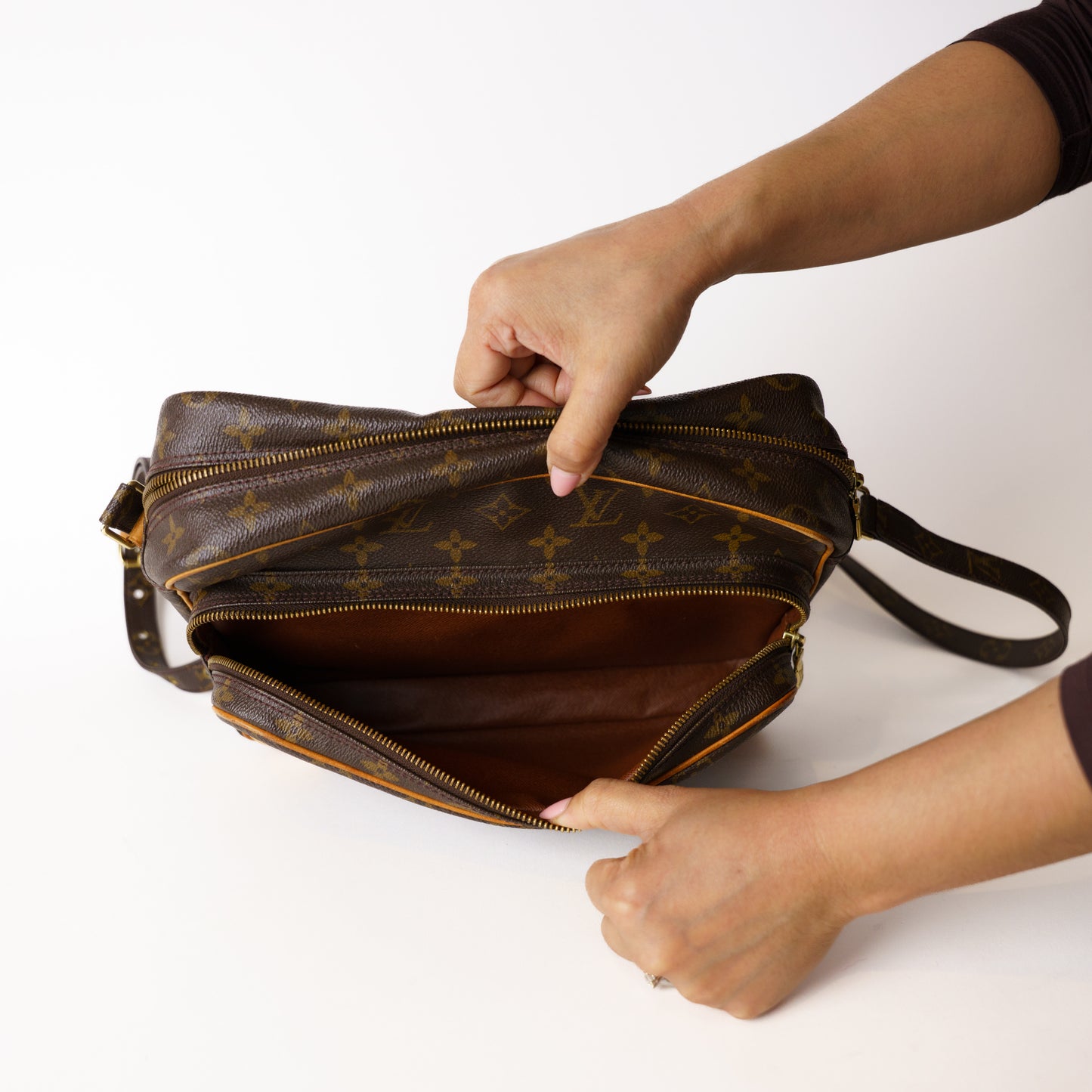 Louis Vuitton Nile GM Monogram 181225B49