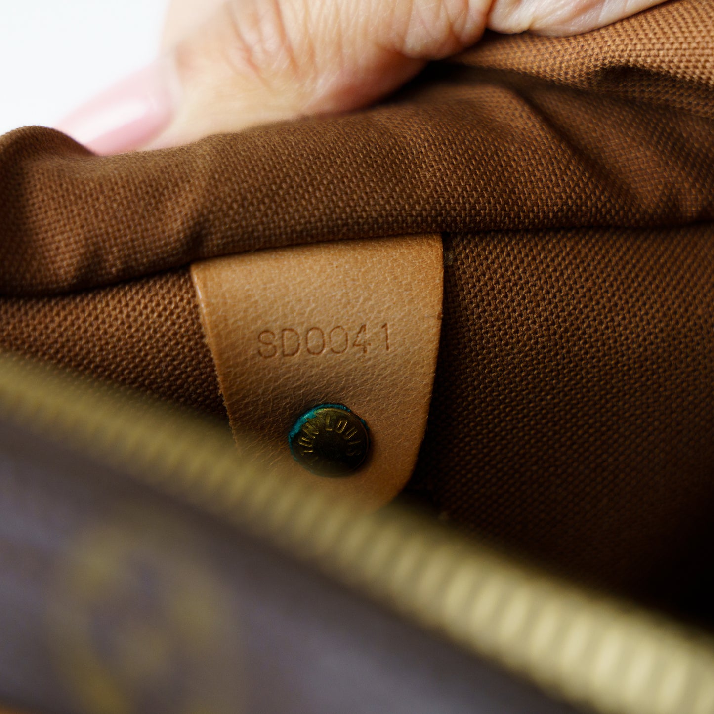 Louis Vuitton Speedy 25 in Monogram 181225B11