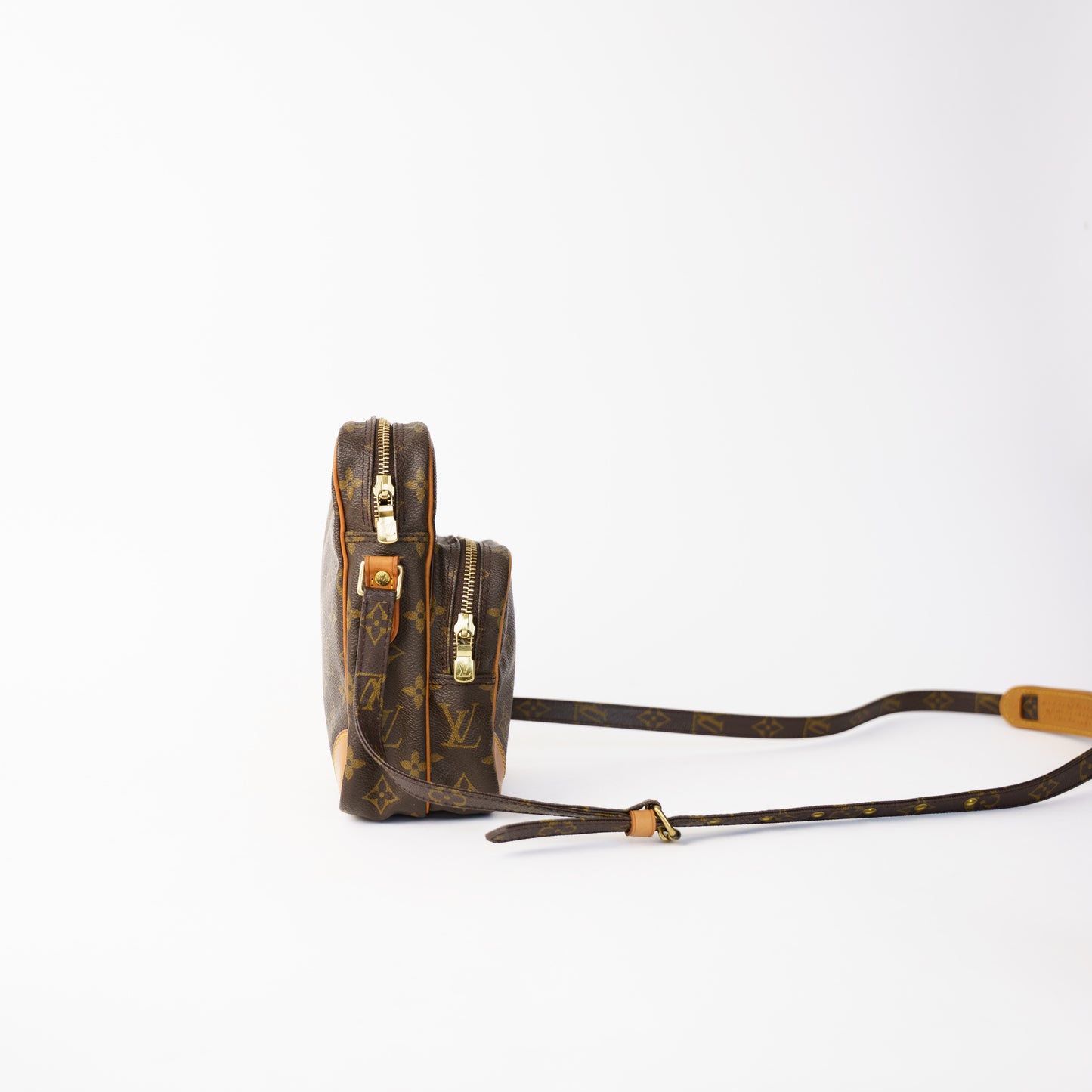 Louis Vuitton Amazone Crossbody Bag 190226B04