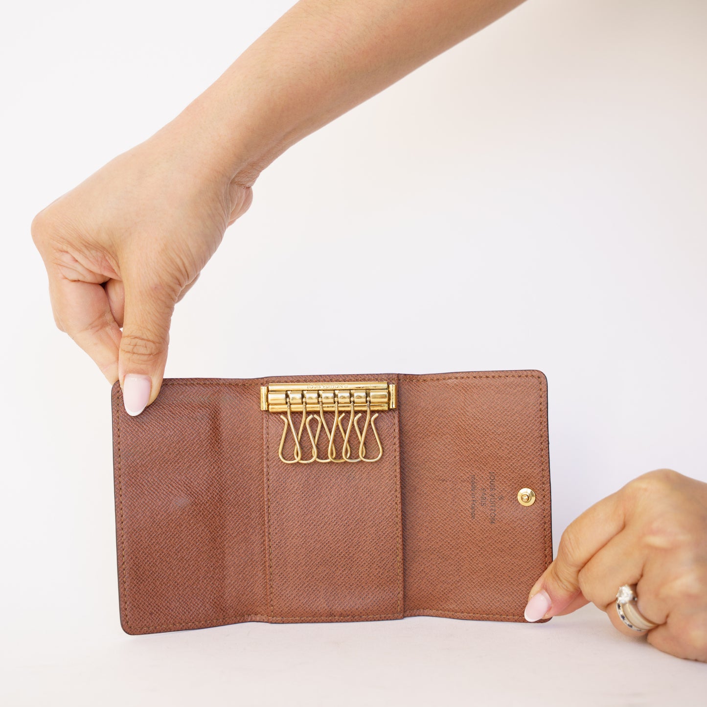 Louis Vuitton 6 Key Holder in Monogram 190326D17