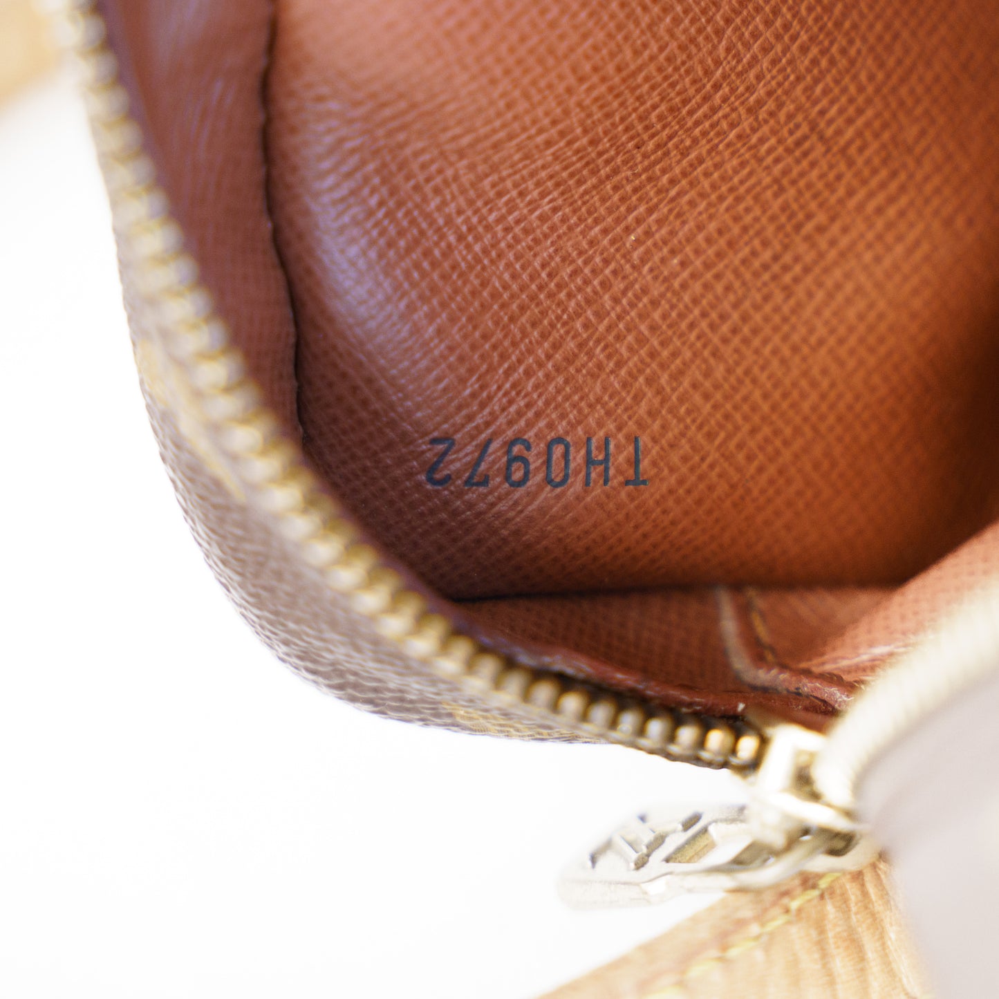 Louis Vuitton Jeune Fille GM Crossbody in Monogram Canvas 110336P13