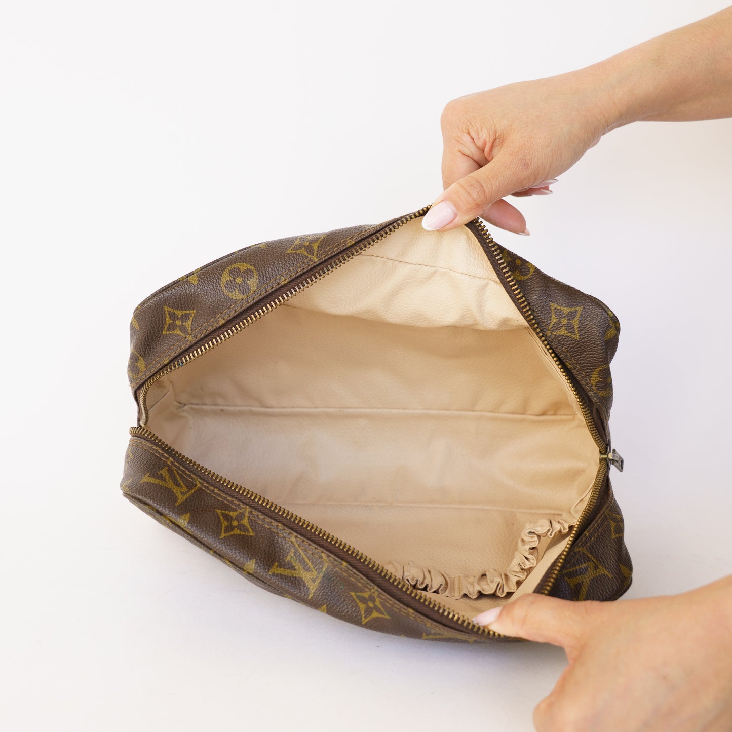 Louis Vuitton 1983 Trousse 28 Monogram 190326D21