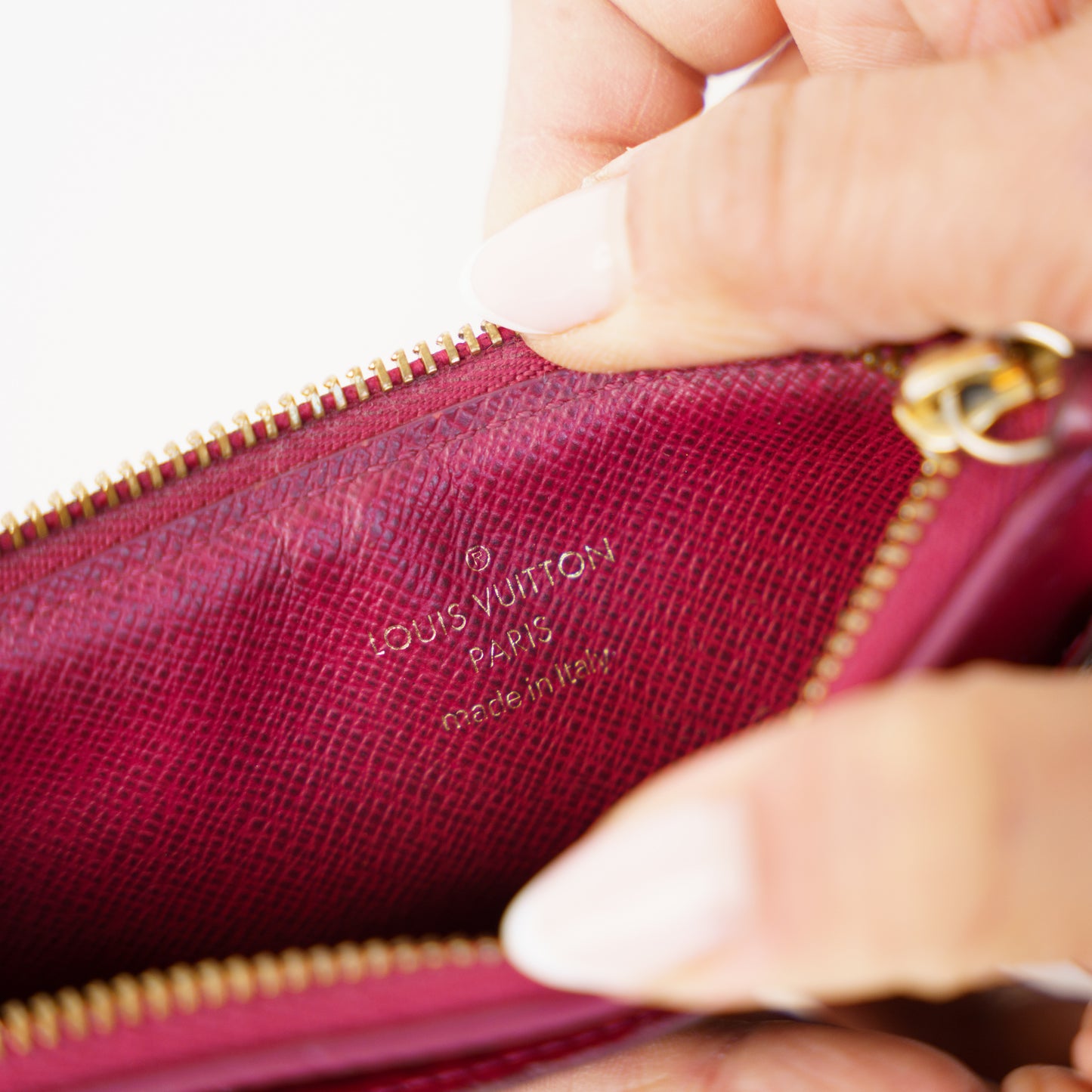 Louis Vuitton Zippered Card Holder in Monogram 190326D23