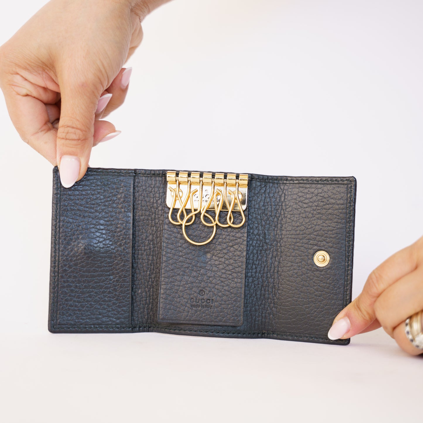 Gucci Black 6 Key Holder Gold Hardware 190326D80