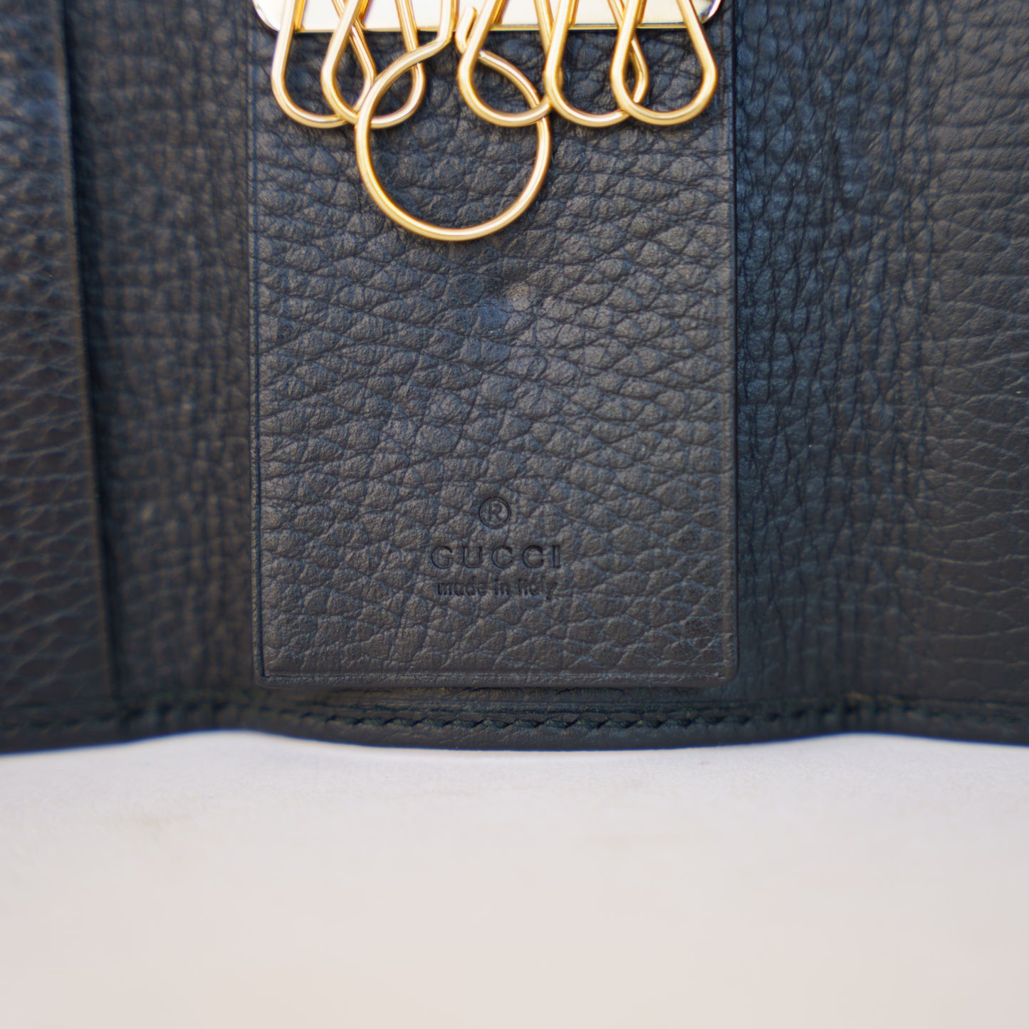 Gucci Black 6 Key Holder Gold Hardware 190326D80