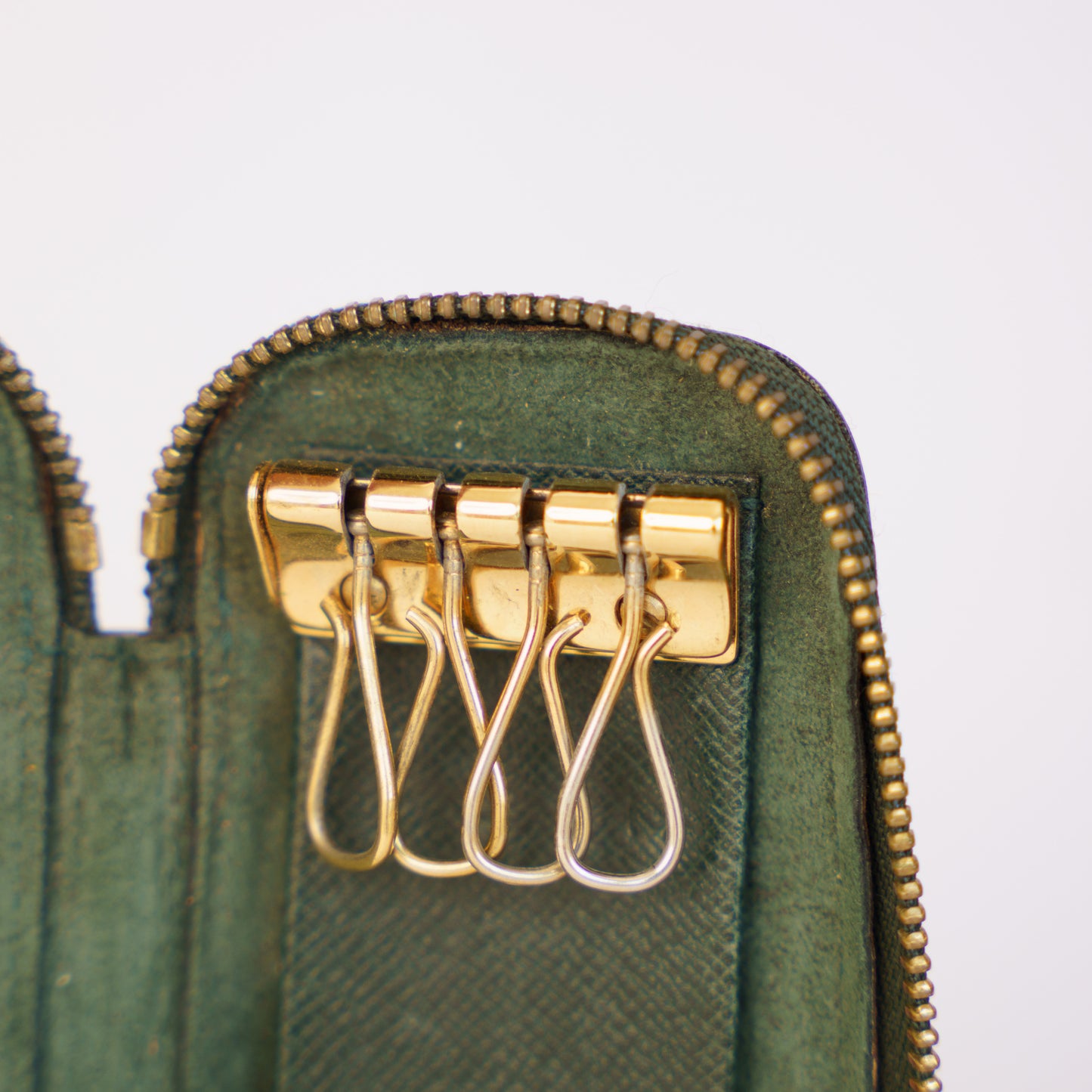 Louis Vuitton Green Taiga Leather Key Holder 190326D66