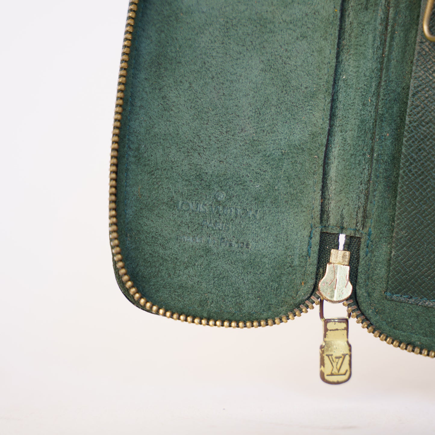 Louis Vuitton Green Taiga Leather Key Holder 190326D66