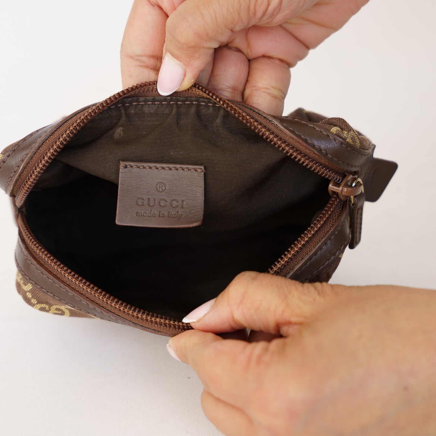 Gucci Cosmetic Pouch Small in Brown Canvas 190326D51