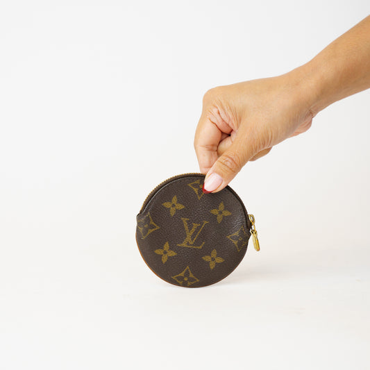 Louis Vuitton Round Coin Purse Monogram 201026Y01