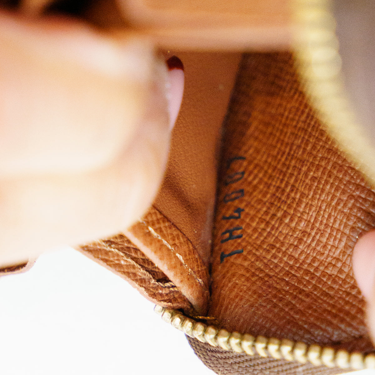 Louis Vuitton Zippy Coin Purse in Monogram 201026Y02