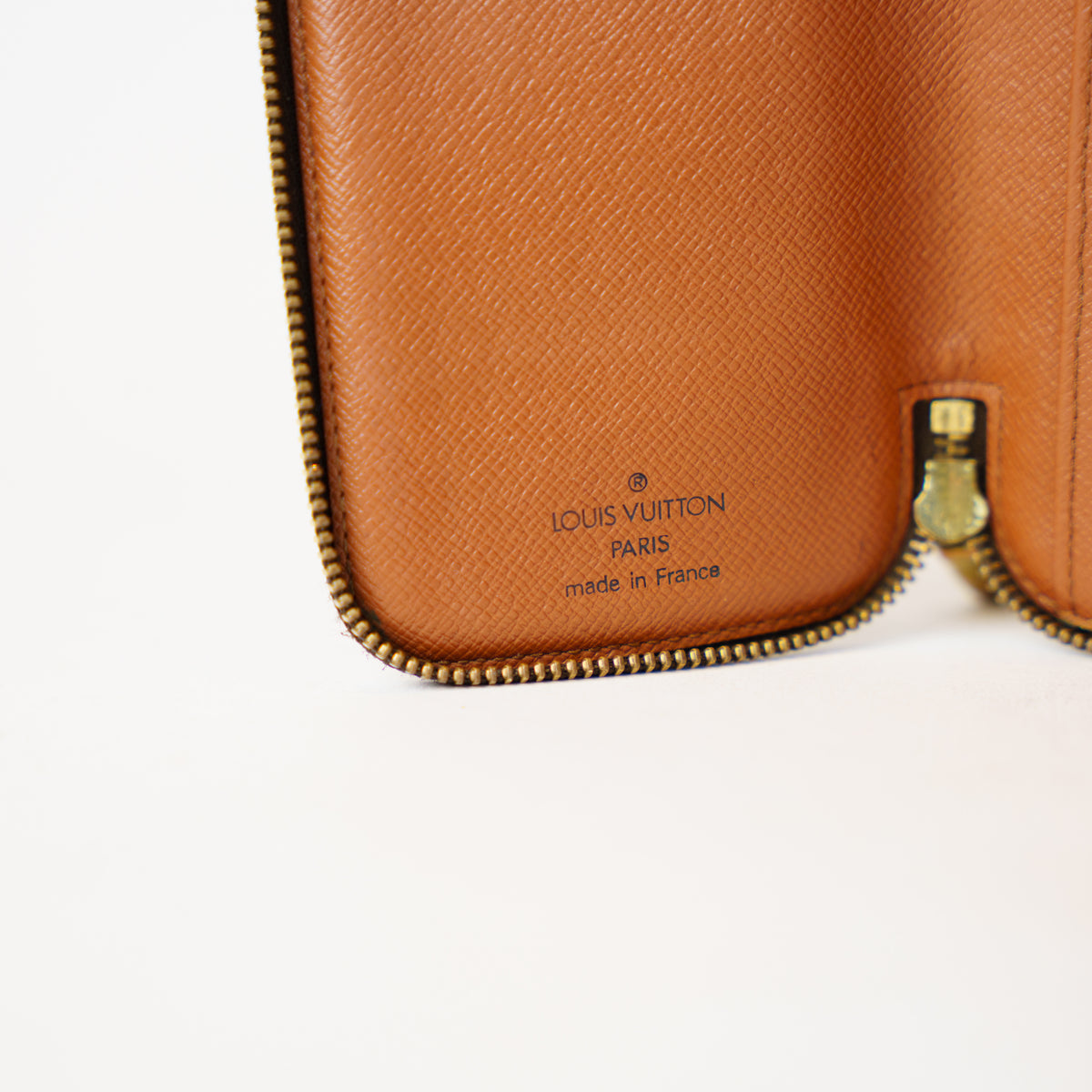 Louis Vuitton Zippered 6 Key Holder in Monogram 201026X03