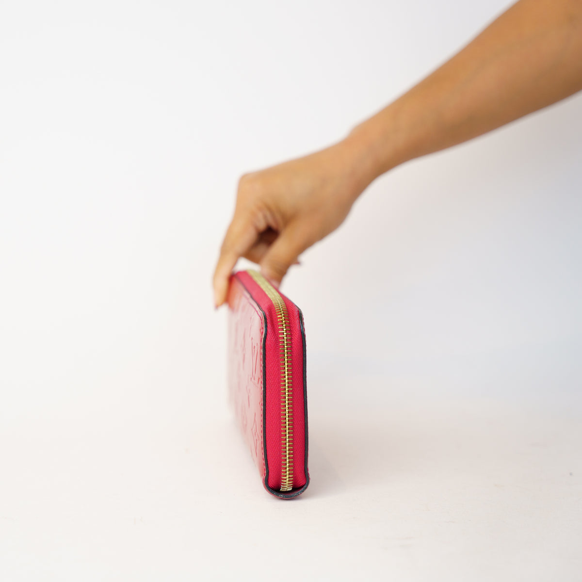 Louis Vuitton 2012 Zippy Long Wallet in Fuschia Vernis Leather 201026M04