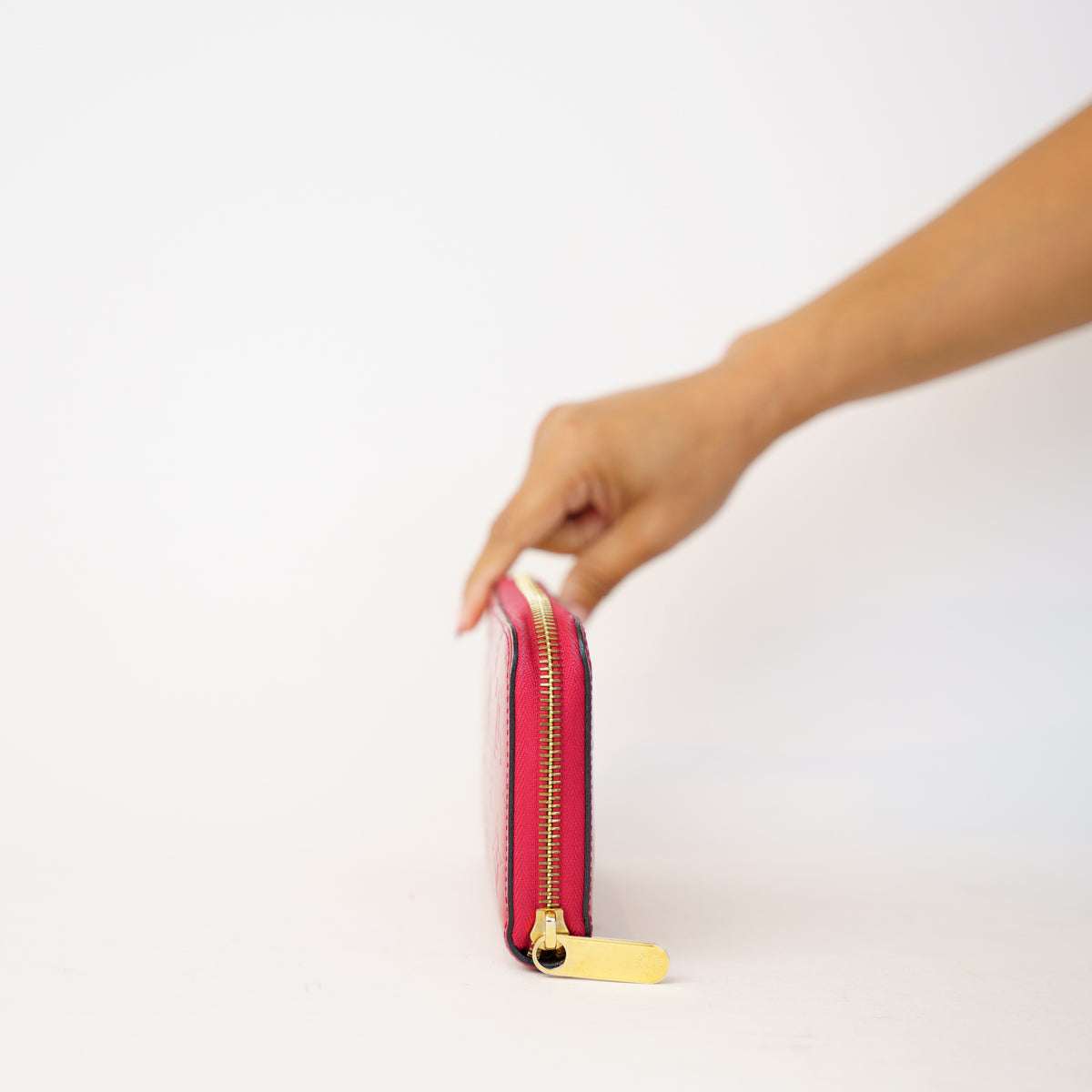 Louis Vuitton 2012 Zippy Long Wallet in Fuschia Vernis Leather 201026M04