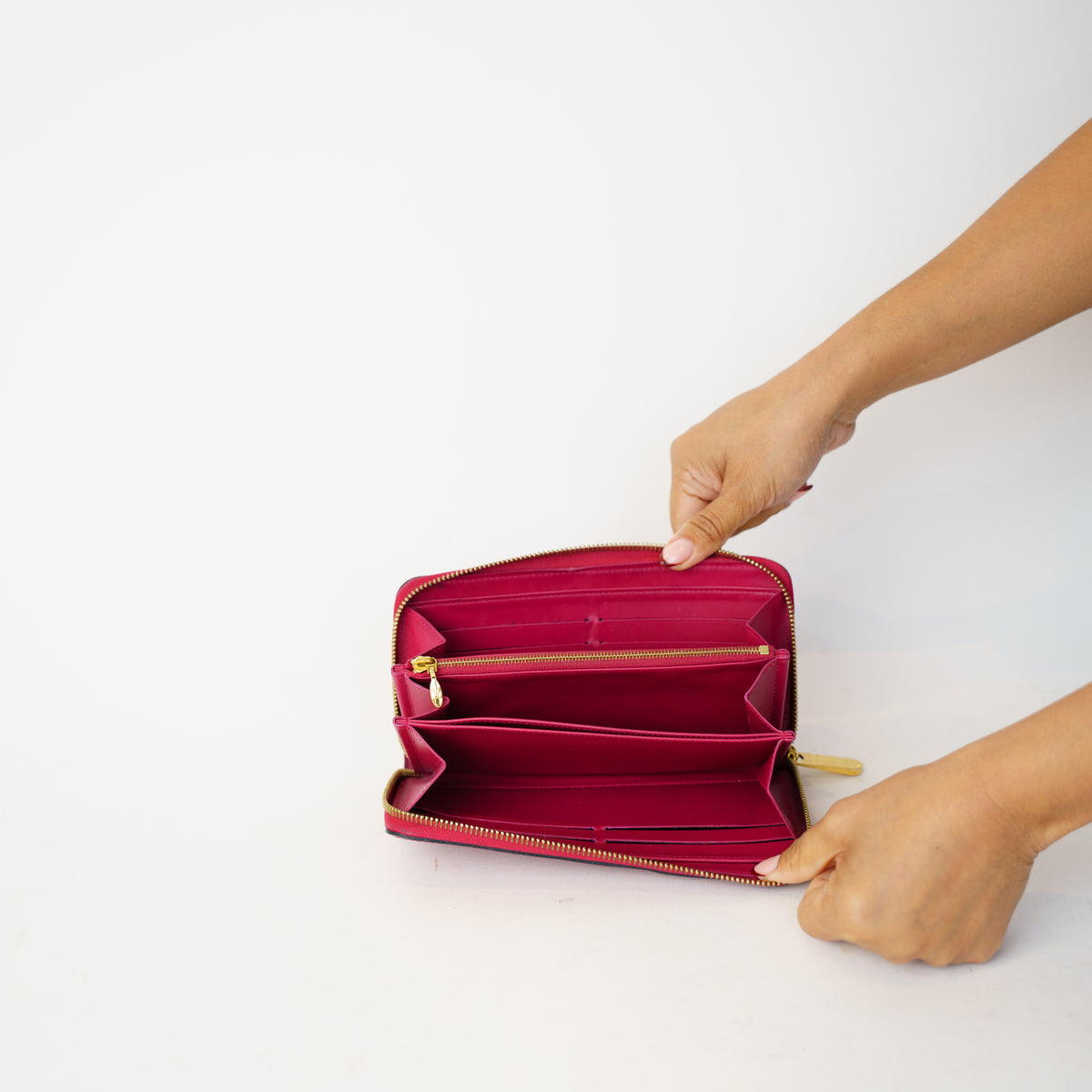 Louis Vuitton 2012 Zippy Long Wallet in Fuschia Vernis Leather 201026M04