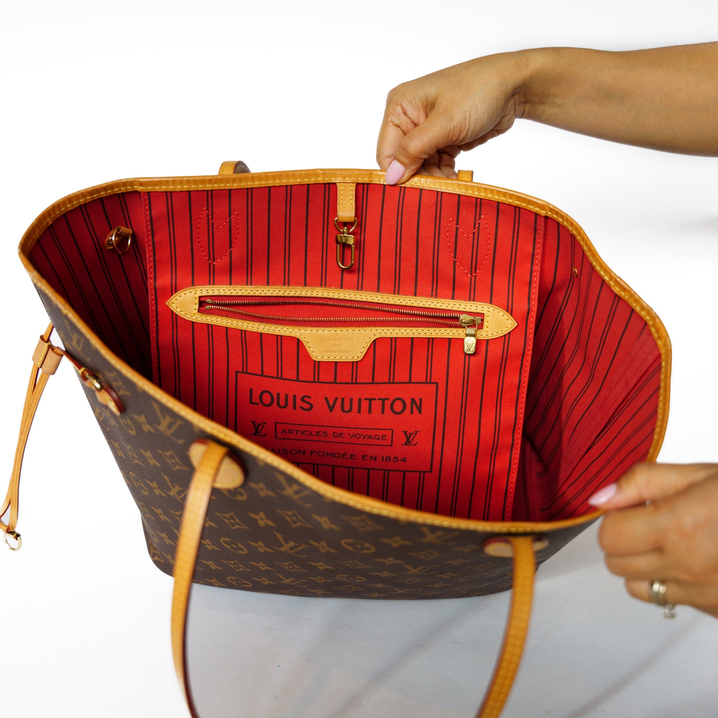 Louis Vuitton Neverfull MM Monogram in Cerise Interior 201125B02