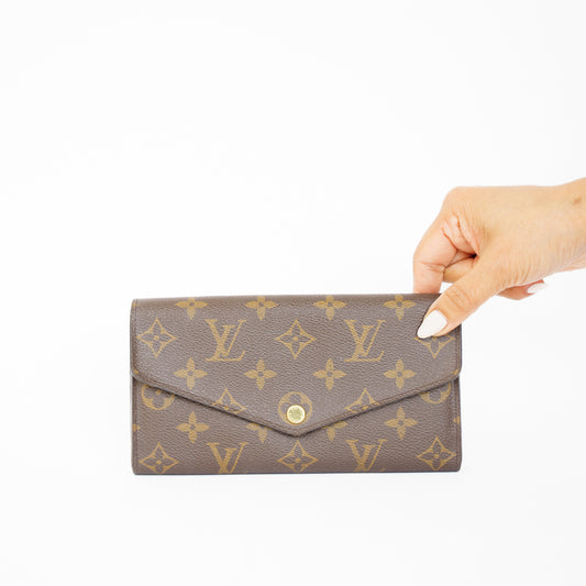 Louis Vuitton Sarah Wallet in Monogram 210526N01