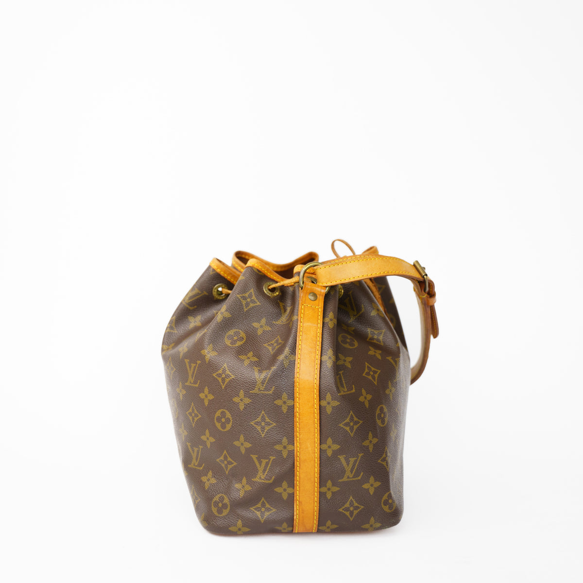 Louis Vuitton 1990 Noe PM Bucket Bag in Monogram 210526A06