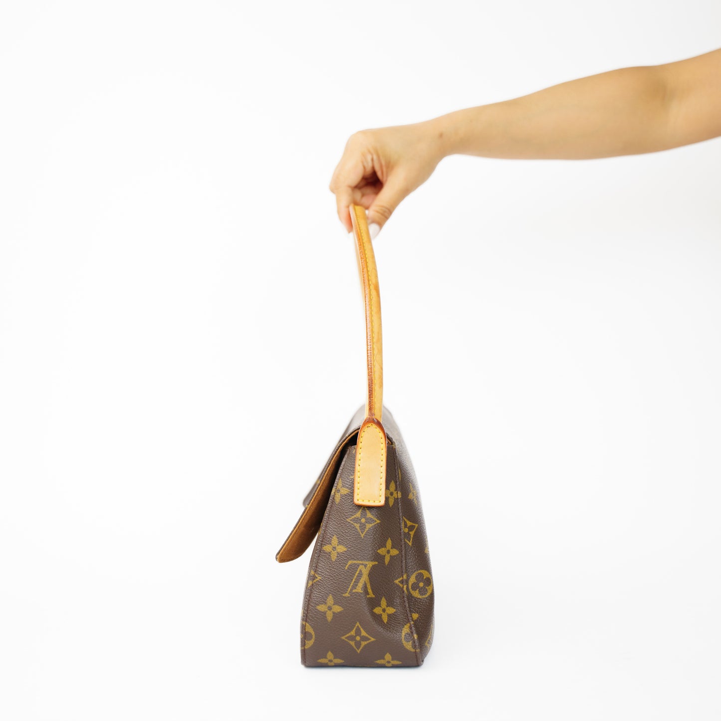 Louis Vuitton Looping PM Monogram 210526A08