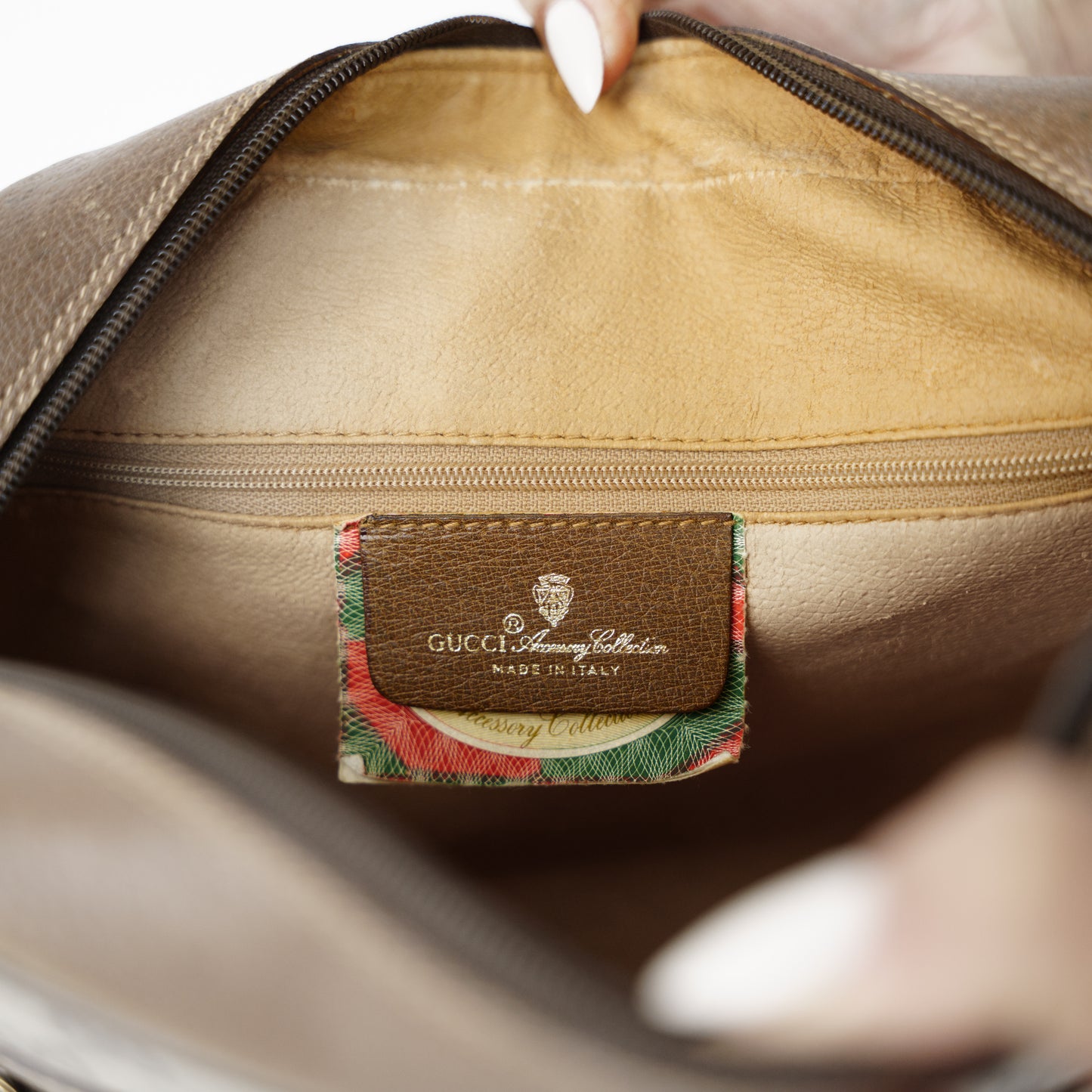 Gucci Beige GG Supreme Canvas Shoulder Crossbody Bag 210526A09