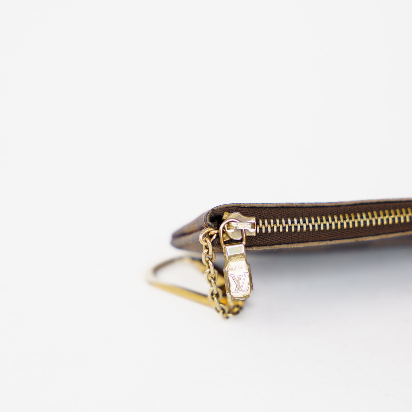 Louis Vuitton Key Cles Pouch in Damier Ebene 210526G02
