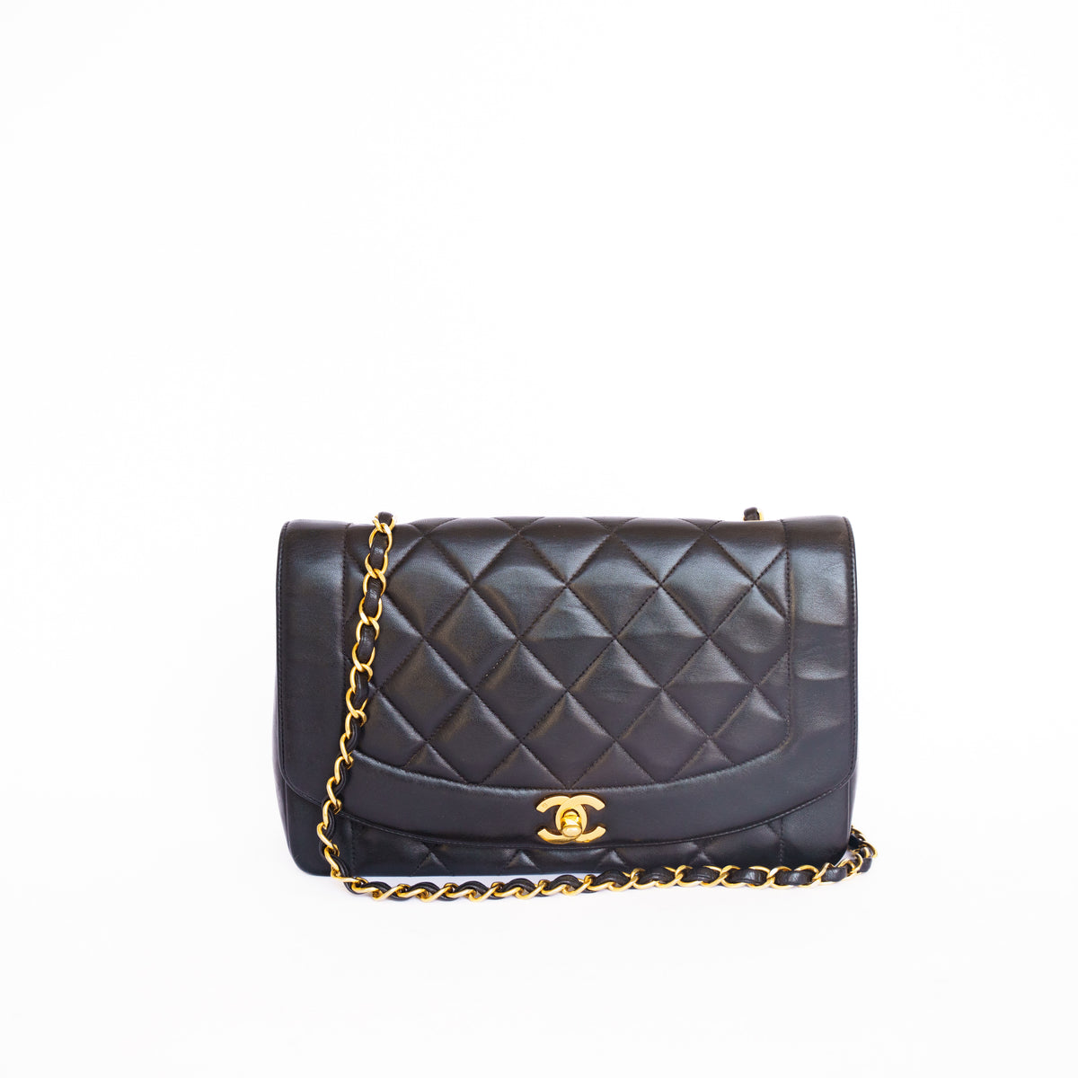 Chanel Black Quilted Lambskin Vintage Medium Diana Classic Single Flap Bag 210726Y20
