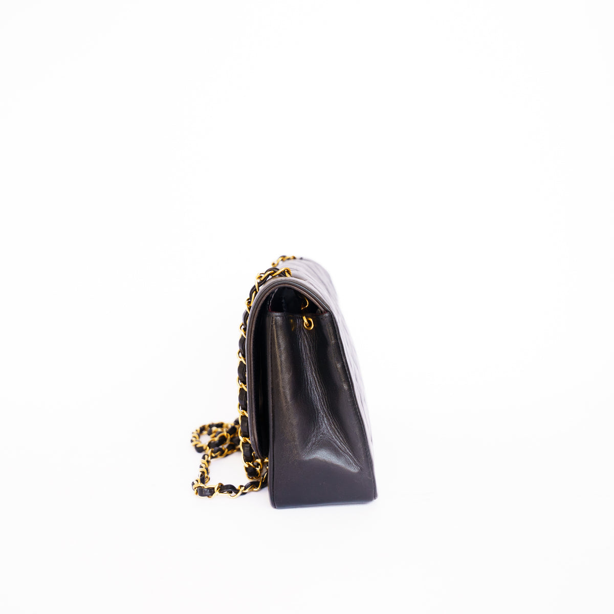Chanel Black Quilted Lambskin Vintage Medium Diana Classic Single Flap Bag 210726Y20